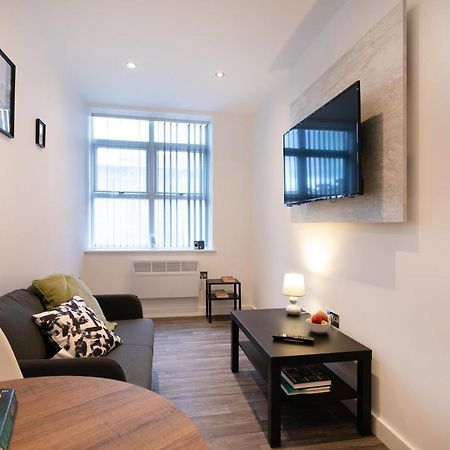 Hoemli Smart City Centre Apartment لايستر المظهر الخارجي الصورة