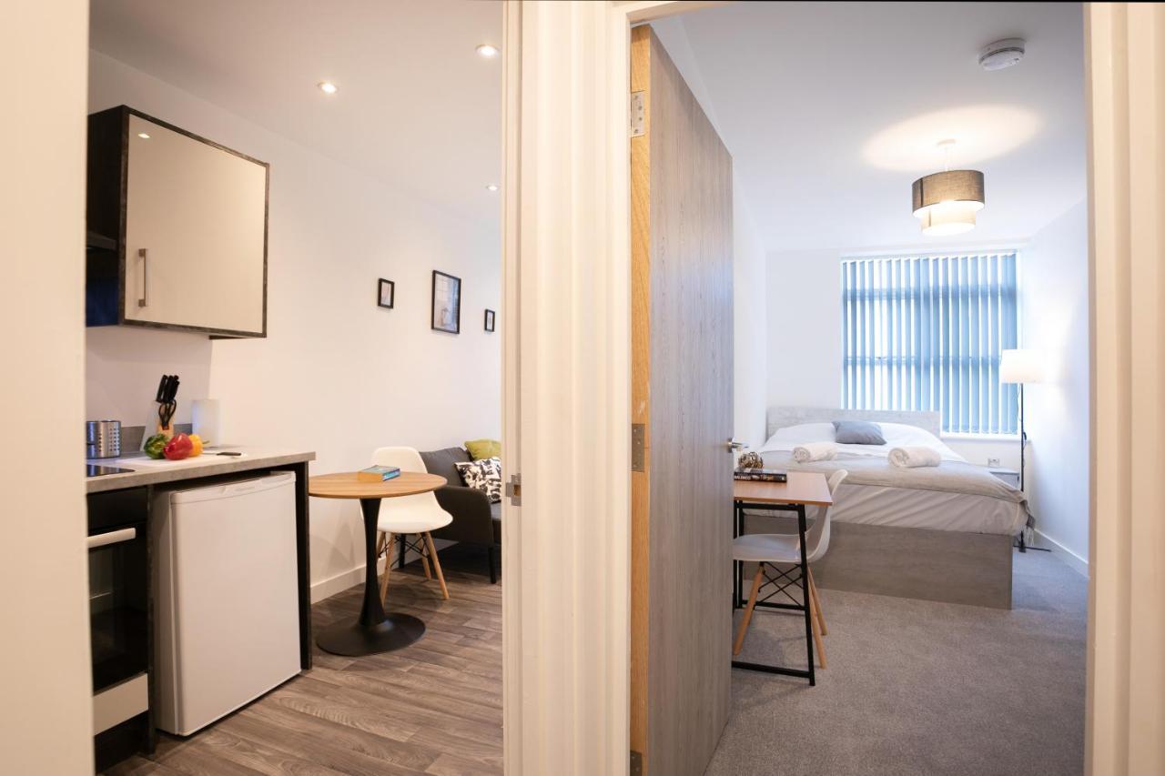 Hoemli Smart City Centre Apartment لايستر المظهر الخارجي الصورة