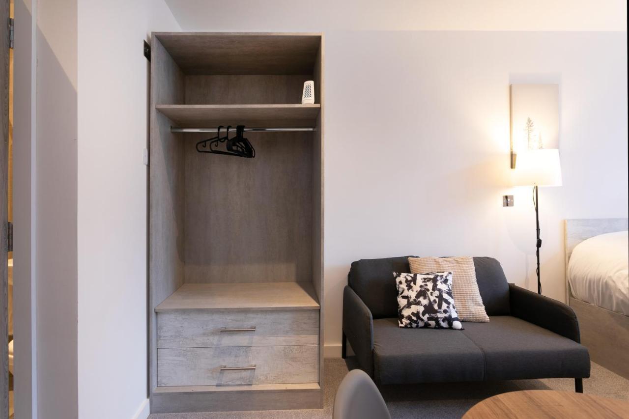 Hoemli Smart City Centre Apartment لايستر المظهر الخارجي الصورة