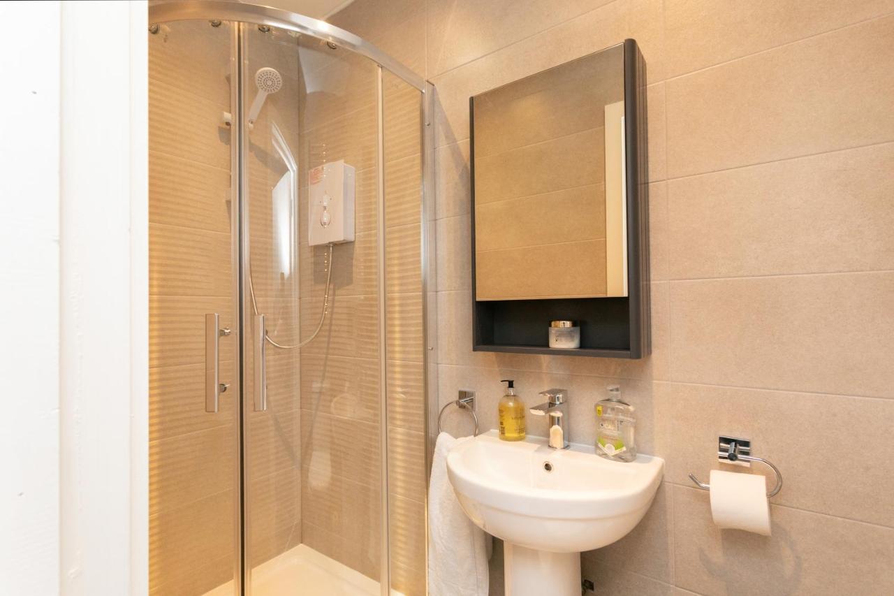 Hoemli Smart City Centre Apartment لايستر المظهر الخارجي الصورة