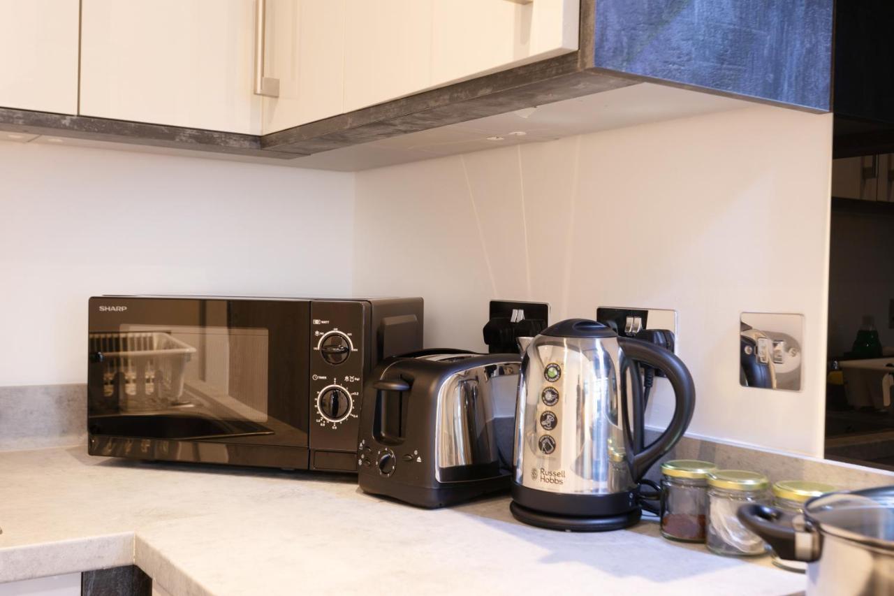 Hoemli Smart City Centre Apartment لايستر المظهر الخارجي الصورة