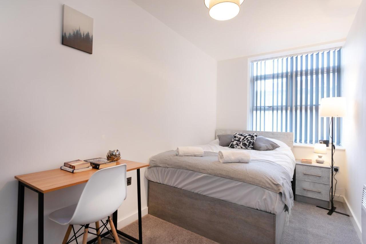 Hoemli Smart City Centre Apartment لايستر المظهر الخارجي الصورة
