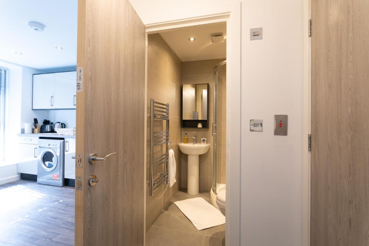 Hoemli Smart City Centre Apartment لايستر المظهر الخارجي الصورة
