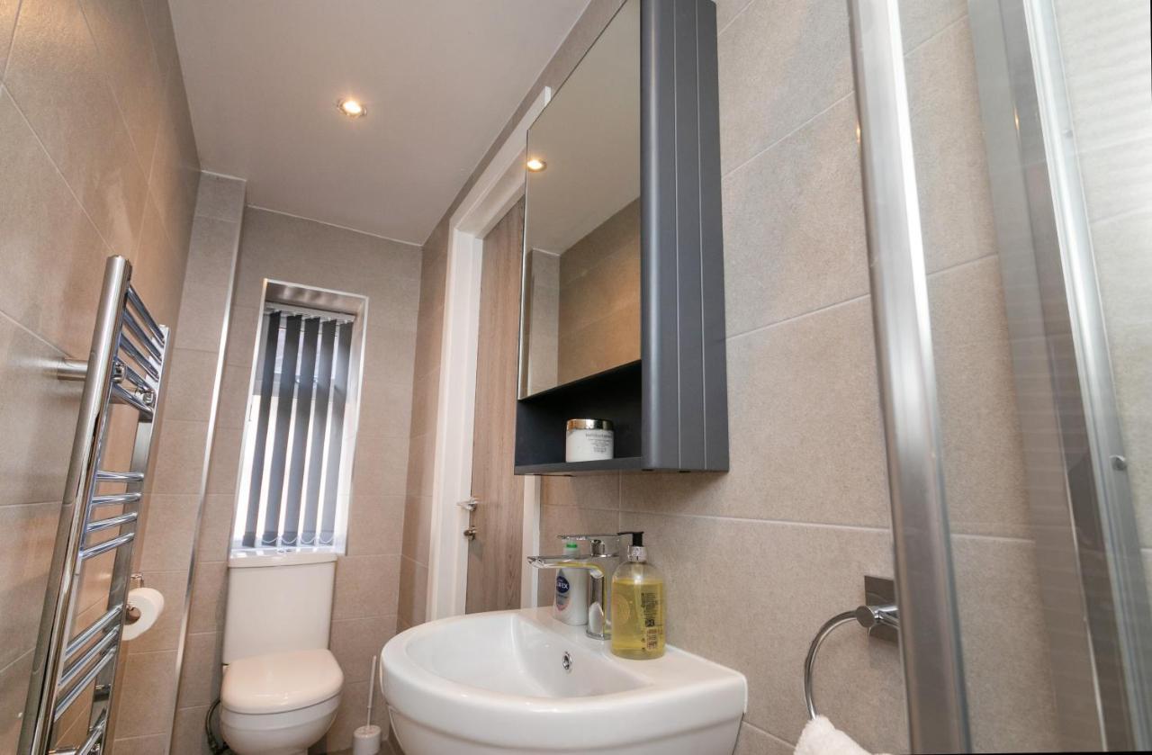 Hoemli Smart City Centre Apartment لايستر المظهر الخارجي الصورة