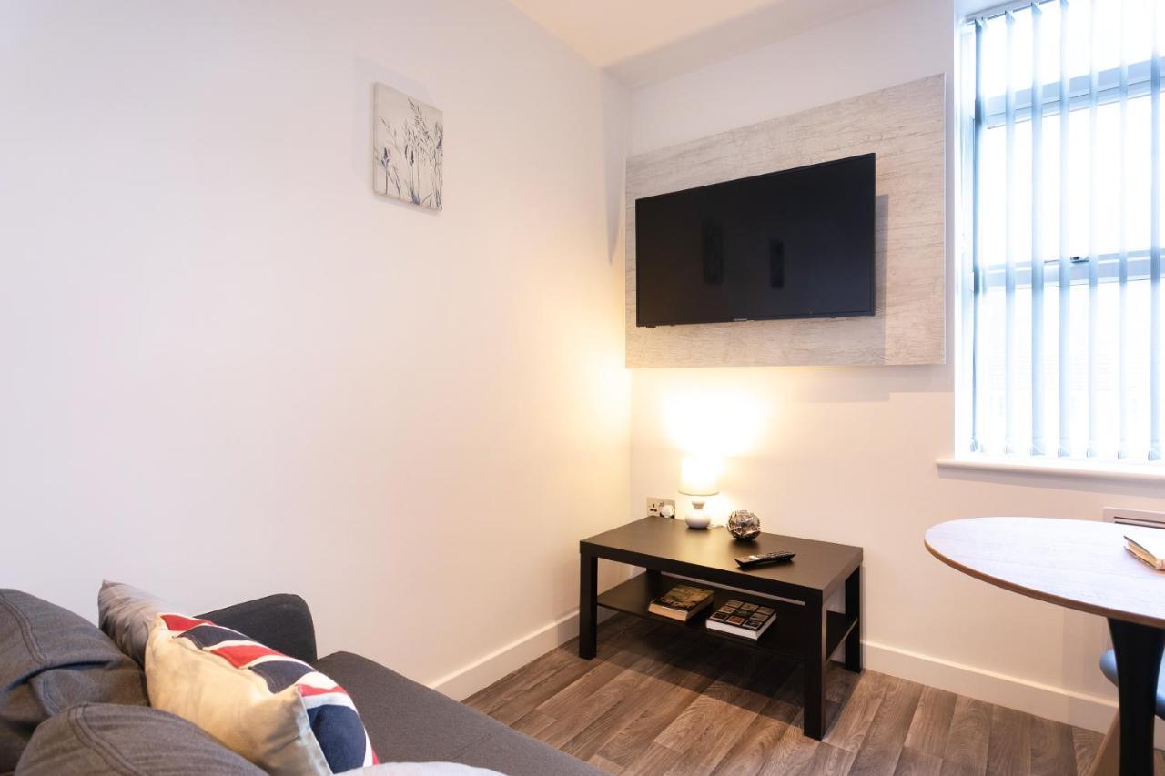Hoemli Smart City Centre Apartment لايستر المظهر الخارجي الصورة