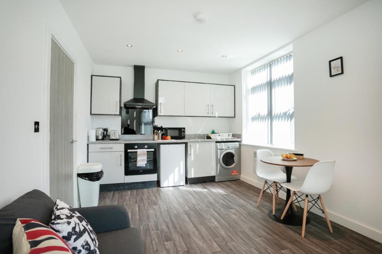 Hoemli Smart City Centre Apartment لايستر المظهر الخارجي الصورة