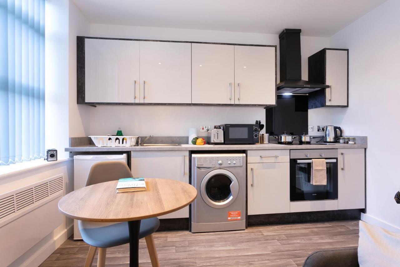 Hoemli Smart City Centre Apartment لايستر المظهر الخارجي الصورة
