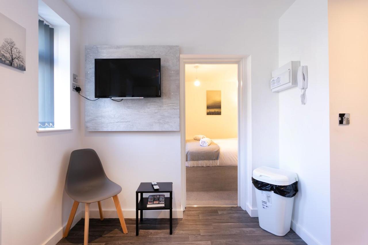 Hoemli Smart City Centre Apartment لايستر المظهر الخارجي الصورة